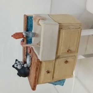 Cat figurines by Adorables Collection from Scotland